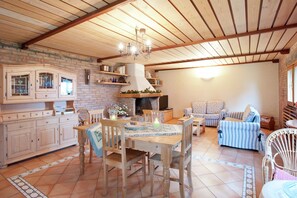 Villa | Dining - Exquisite Villa in Cesena With Sauna (Cesena)