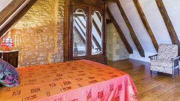 House | 3 bedrooms, individually furnished