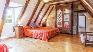 Rumah | 3 kamar tidur dan dilengkapi dengan perabotan berbeda-beda
