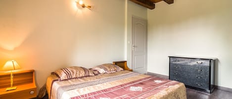 Casa | 4 habitaciones, muebles diferentes y ropa de cama