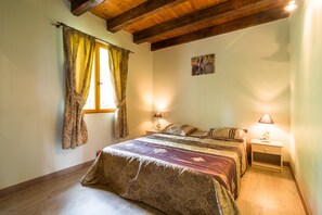 Ferienhaus | 4 Schlafzimmer, individuell eingerichtet, Bettwäsche