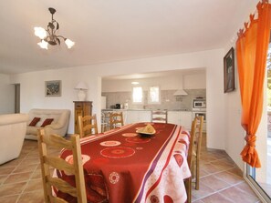 Dining - Pastoral Holiday Home With Terrace, Garden, Barbecue, Garage (Aiguines)