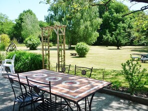 Balcony - Modern Holiday Home in Sougy-sur-loire With Terrace (Sougy-sur-Loire)