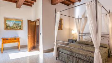 Villa | 10 Schlafzimmer, individuell eingerichtet, BettwÀsche