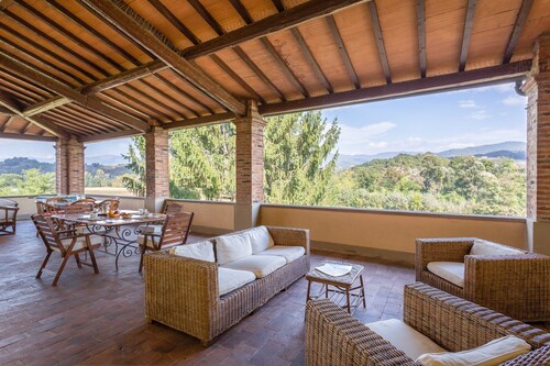Villa in Mugello Hills With Private Pool