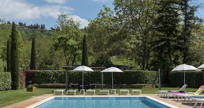 Rustic Retreat With Pool