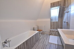 House | Bathroom - 18th-century Normandy Stay (Valognes)