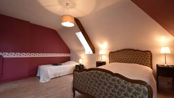 House | 2 bedrooms, individually furnished