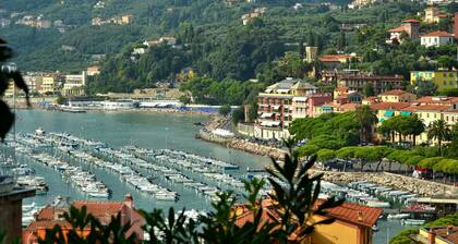 Cozy Holiday Home in Lerici near Sea