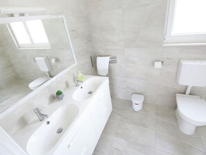 Nhà | Phòng tắm | Buồng tắm vòi sen, khăn tắm 
