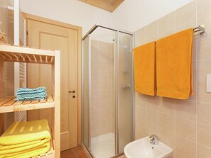 Apartment | Bathroom