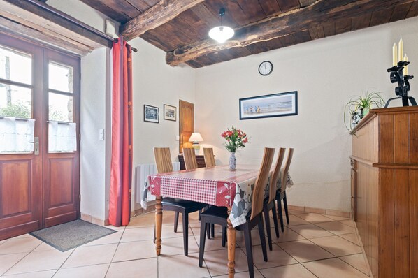 Dining - Charming Child-friendly Holiday Home (La Boussac)