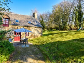 Exterior - Charming Child-friendly Holiday Home (La Boussac)