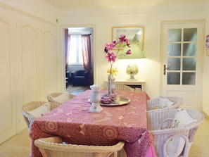 Dining - Villa With Private Pool and Splendid View on the Mont Ventoux (Mirabel-aux-Baronnies)