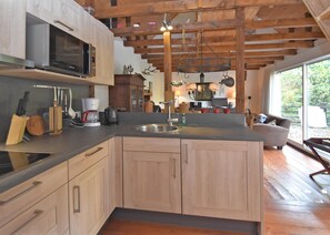 House | Private kitchen | Coffee/tea maker - Vintage Holiday Home With Private Terrace (Bad Pyrmont)