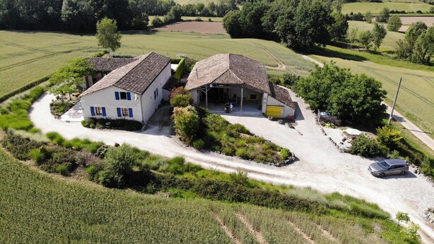 Exterior - Cosy Holiday Home With Shared Heated Pool and Stunning Views (Saint-Amans-du-Pech)