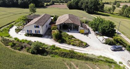 Cosy Holiday Home With Shared Heated Pool and Stunning Views
