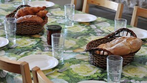 Dining - Cosy Holiday Home With Shared Heated Pool and Stunning Views (Saint-Amans-du-Pech)