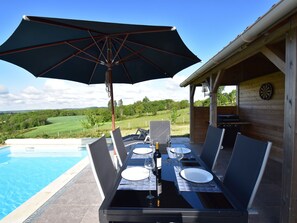 Balcony - Ideal Family Home With Modern Comforts, Private Swimming Pool and Beautiful View (Châtres)