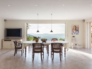 Dining - South French Air-conditioned Villa With Heated Pool and Panoramic Views (Montauroux)