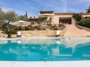Exterior - South French Air-conditioned Villa With Heated Pool and Panoramic Views (Montauroux)