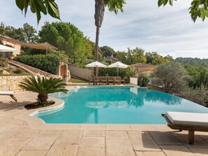 Outdoor pool - South French Air-conditioned Villa With Heated Pool and Panoramic Views (Montauroux)