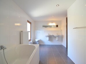 Hús | Baðherbergi | Baðker