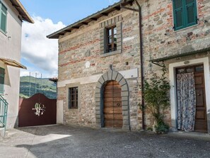 Exterior - Relaxing Tuscan Home With Wifi (Casola in Lunigiana)