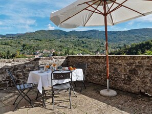 Apartment | Dining - Relaxing Tuscan Home With Wifi (Casola in Lunigiana)