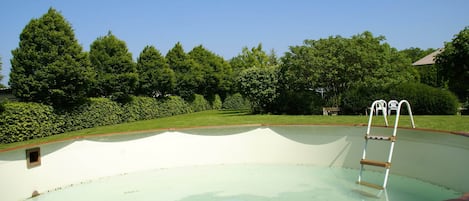 Tina de hidromasaje al aire libre