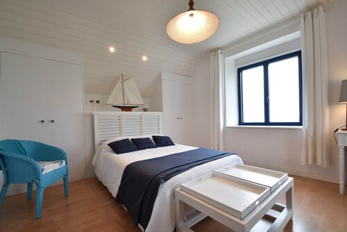 Beautiful Holiday Home by the sea in Penmarch
