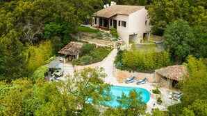 Exterior - Villa on Large Grounds With Private Pool, Tennis Court and Beautiful View (Les Arcs-sur-Argens)