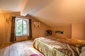 Villa - Stone House St Denis With Pool & Views (Saint-Denis)