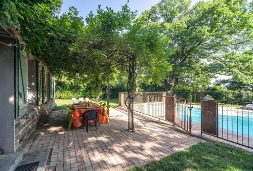 Stone House St Denis With Pool & Views