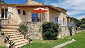 Villa | Exterior