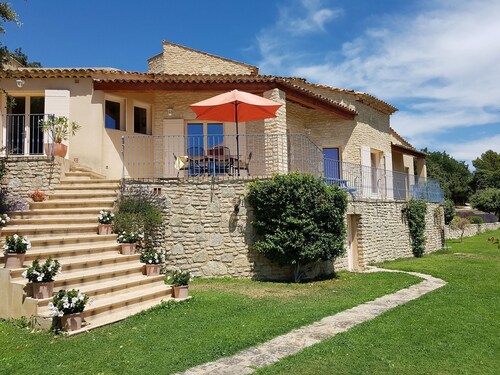 Captivating Villa in Murs France With Private Swimming Pool