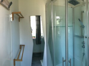 Chalet | Kamar mandi