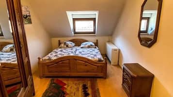 House | 6 bedrooms, bed sheets