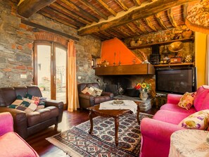 House | Living area - Beautiful Home in Lizzanello (Pistoia)