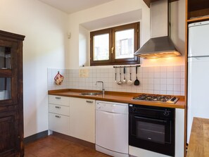 House | Private kitchen | Highchair - Belvilla by OYO Casa Sole (Pescia)