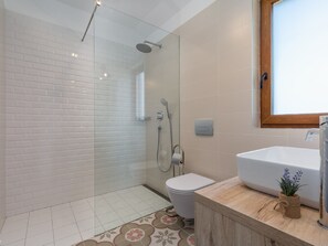 Villa | Bathroom