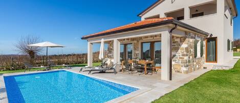 Villa | Pool | Indoor pool, outdoor pool