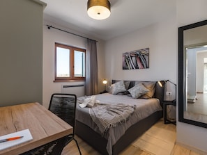 4 bedrooms, individually furnished, iron/ironing board, bed sheets