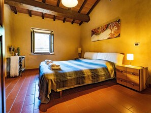 2 habitaciones, muebles diferentes y ropa de cama