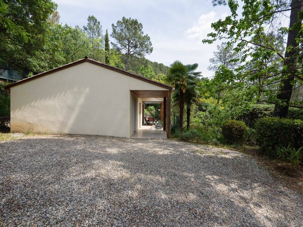 Exterior - Family Escape in Les Salelles (Les Salelles)