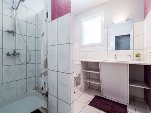 House | Bathroom - Family Escape in Les Salelles (Les Salelles)