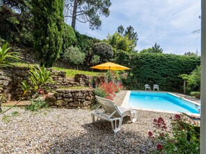 House | Kolam renang