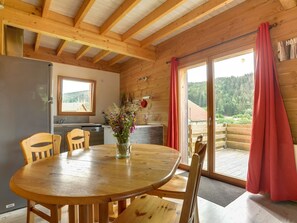 Dining - Brand-new Wooden Chalet Offering Vast Views, 800m From Gérardmer and Close to the Pistes (Gerardmer)