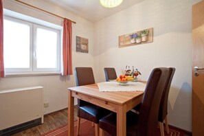 Apartment | Tempat makan