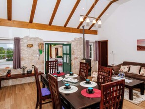 House | Dining